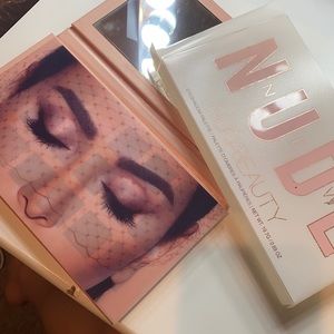 Huda beauty new nude palette